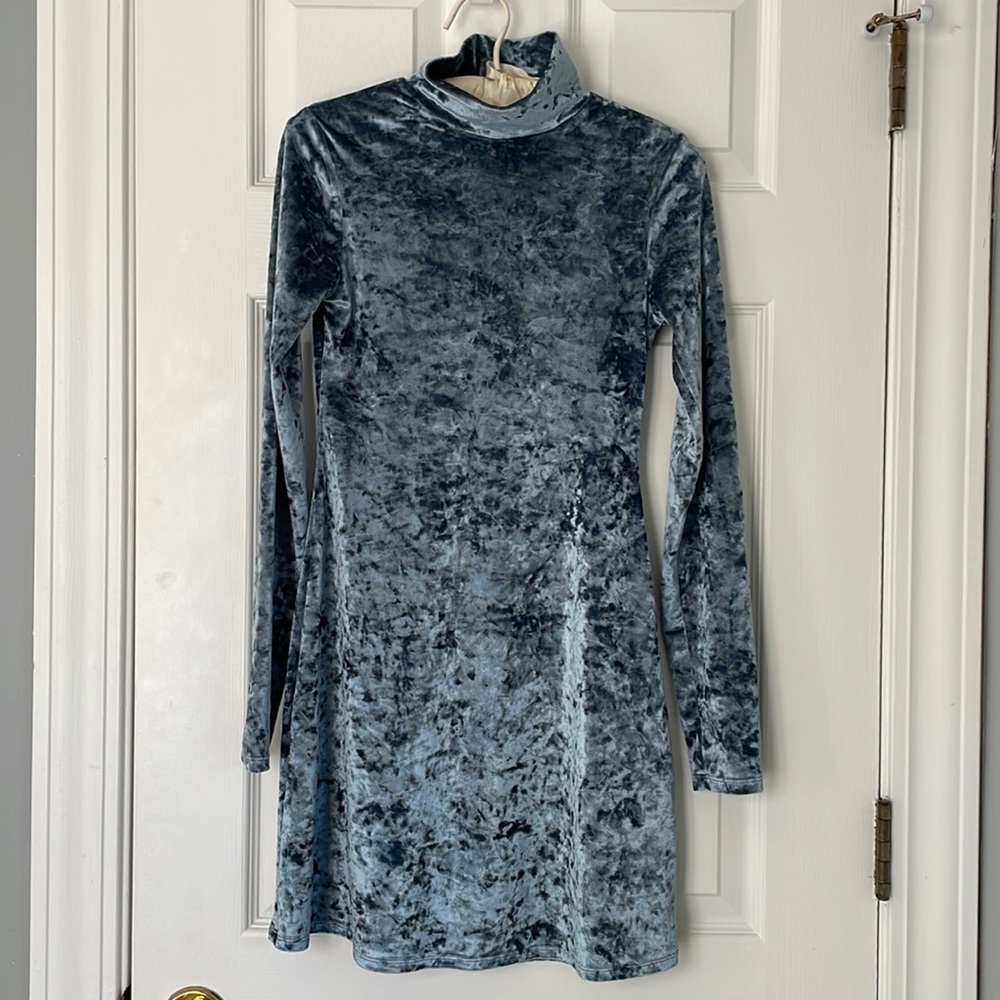 Kimchi Blue Crushed Velvet Dress - Excellent Condition. Size XS
